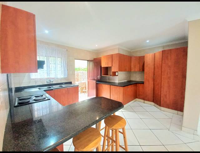 2 BEDROOM TOWNHOUSE FOR SALE IN MARGATE
